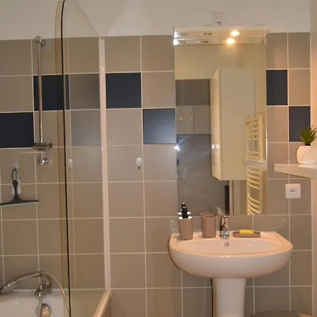 Apartament La Rochelle Centre Pour 4, Parking Gratuit *